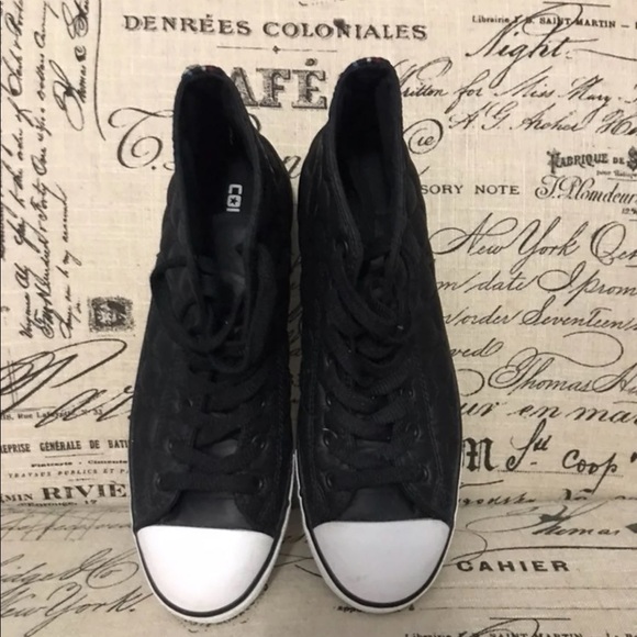 Converse - Picture 3 of 5